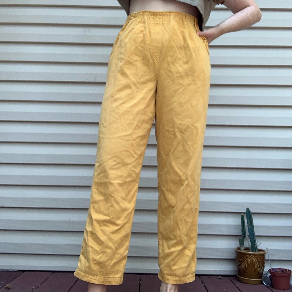 FUN yellow pants!! 💛
